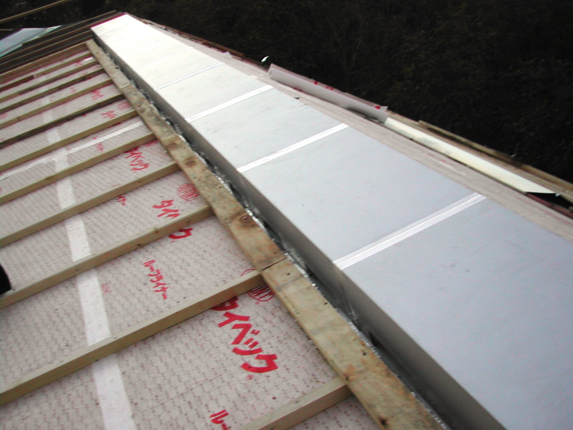 外付け棟ダクト